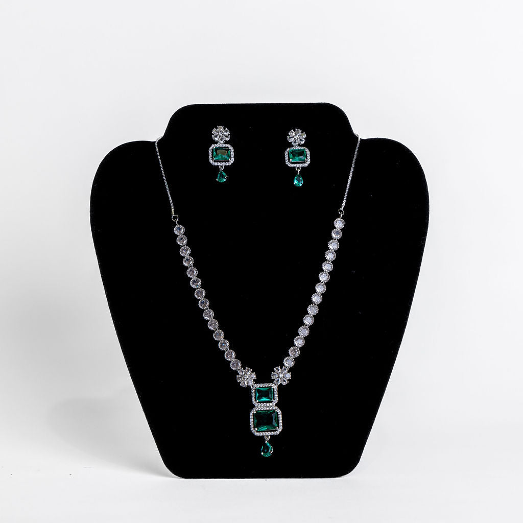 Yarkona Pendant Set