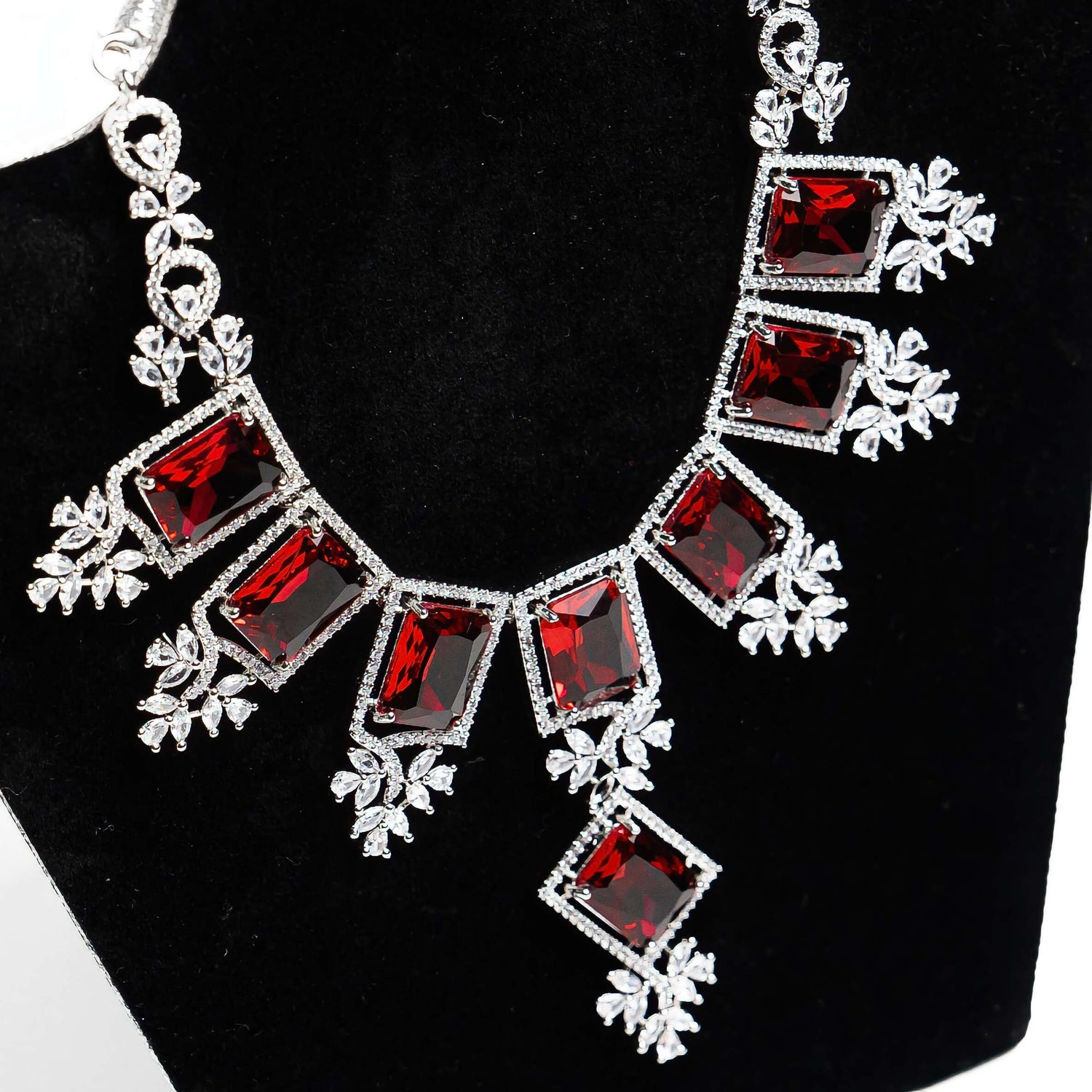 Rufina Necklace Set