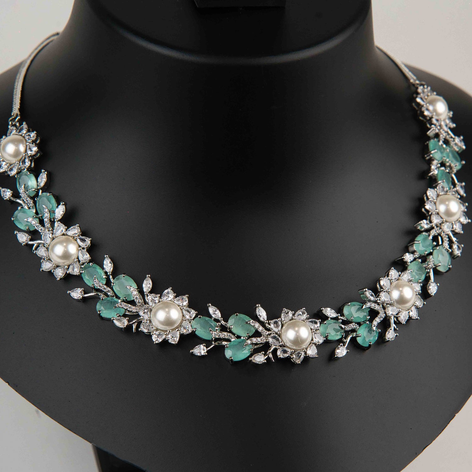 Ruanshi Necklace Set