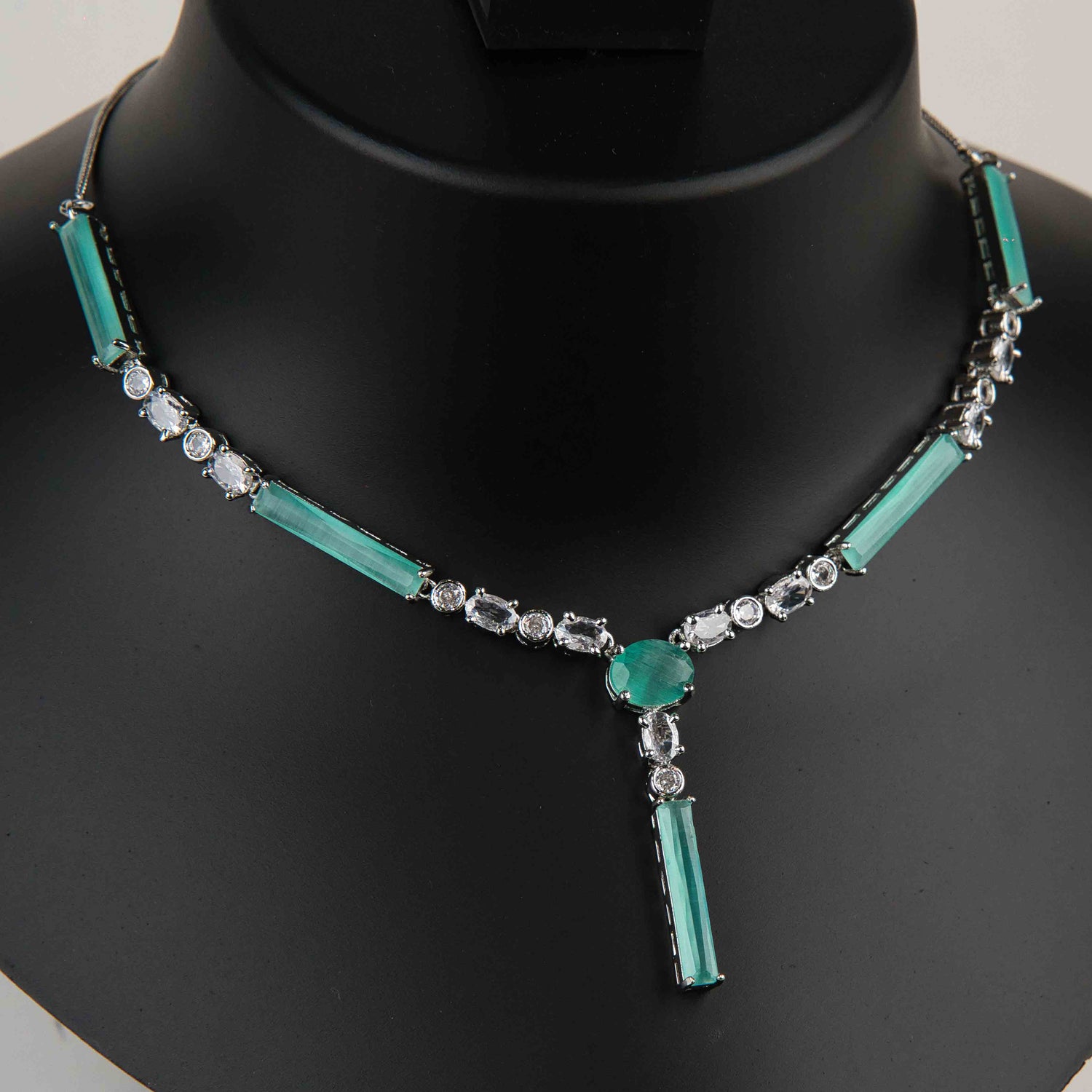 Shritija Necklace Set