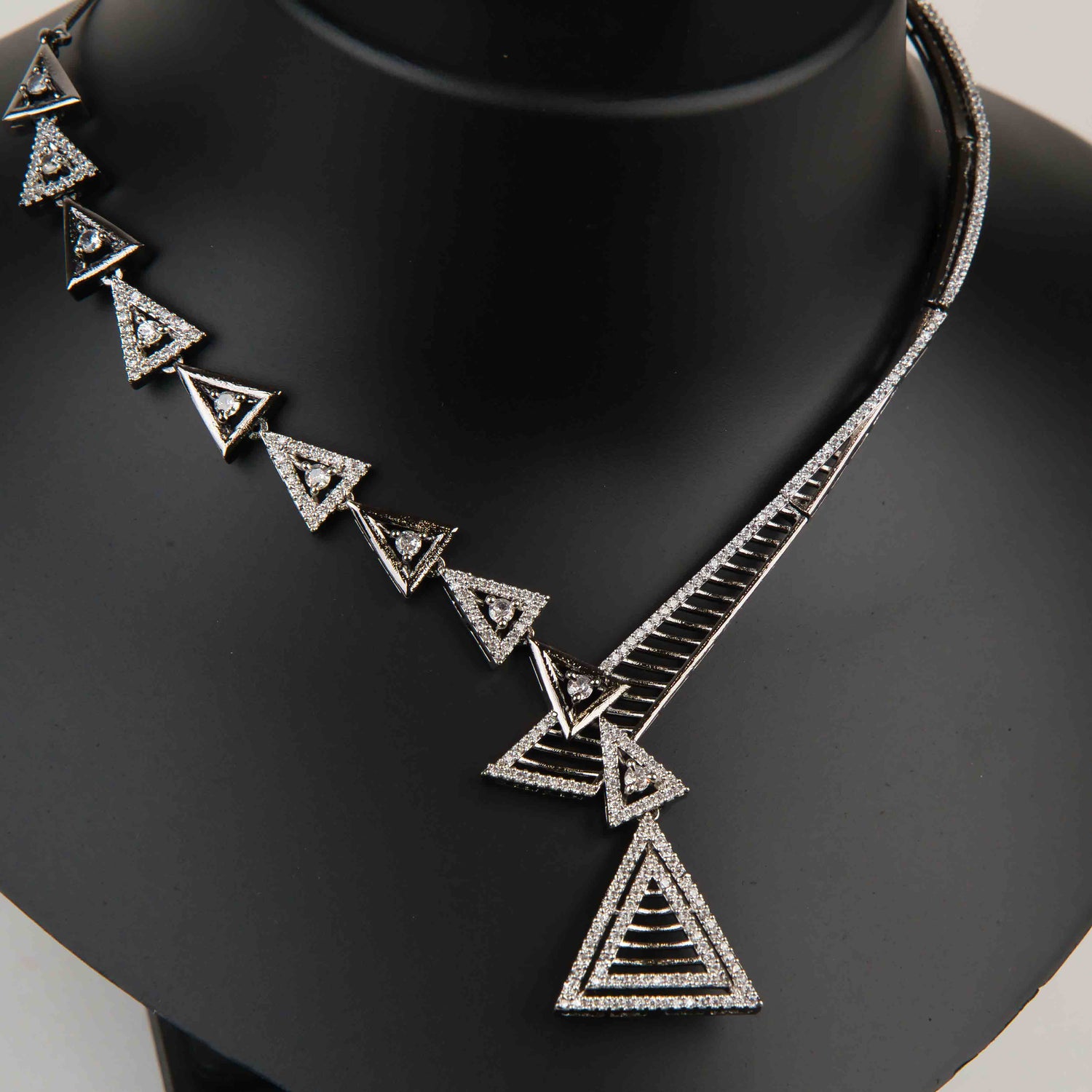 Shruti Necklace Set