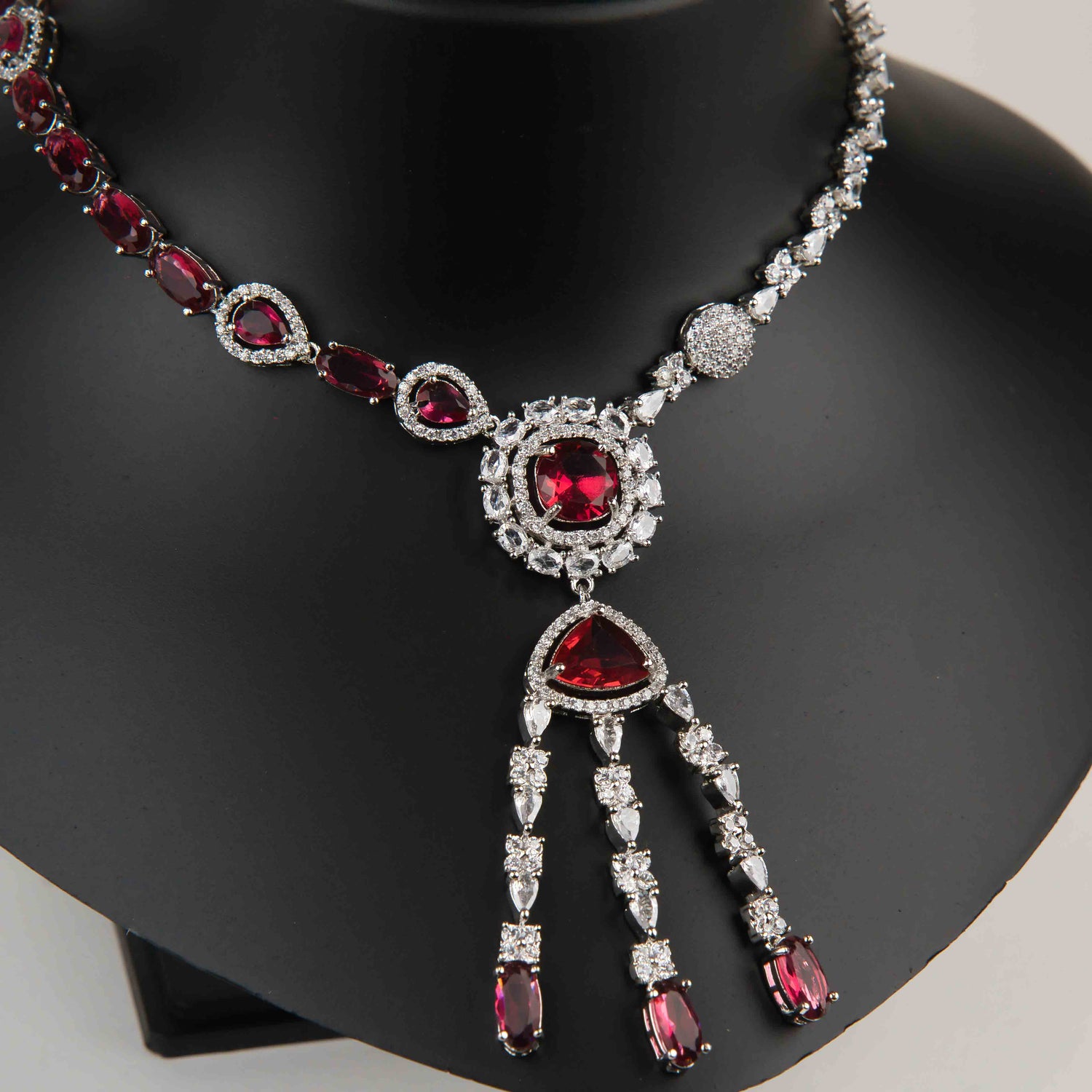 Simran Necklace Set