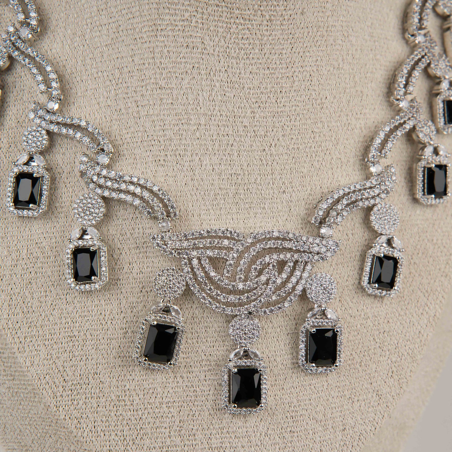 Laasya Bridal Necklace Set