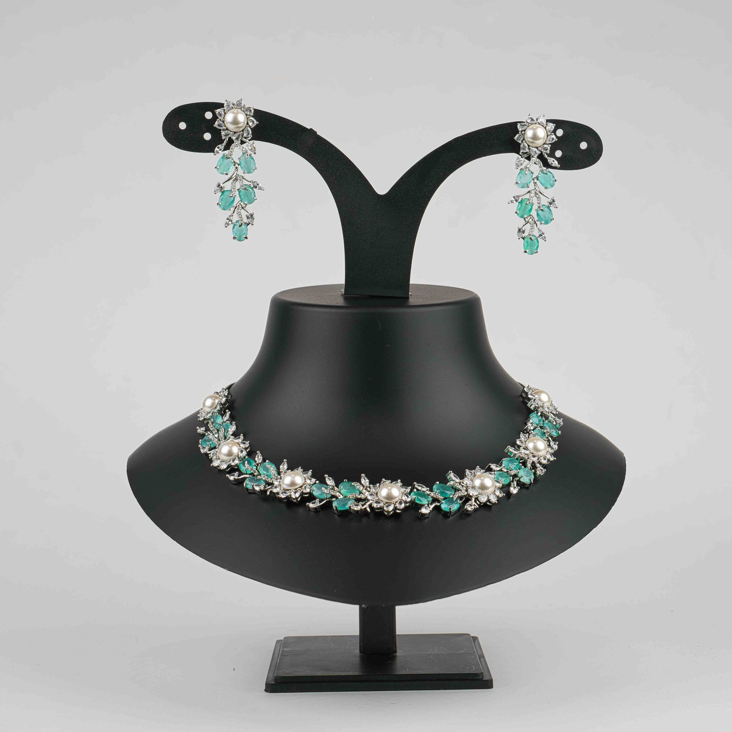 Ruanshi Necklace Set