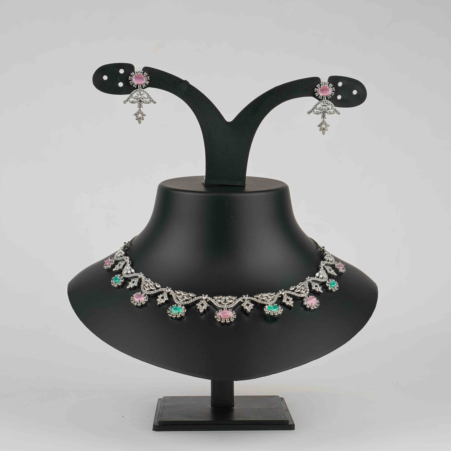 Vedika Necklace Set