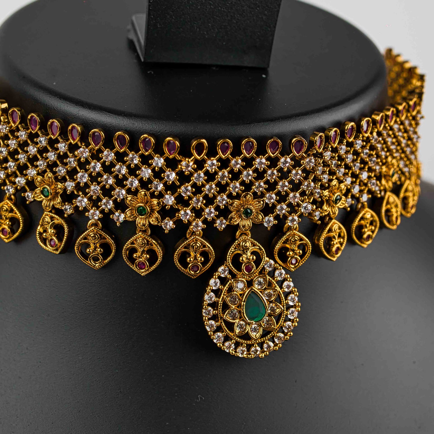 Svara Temple Choker Set