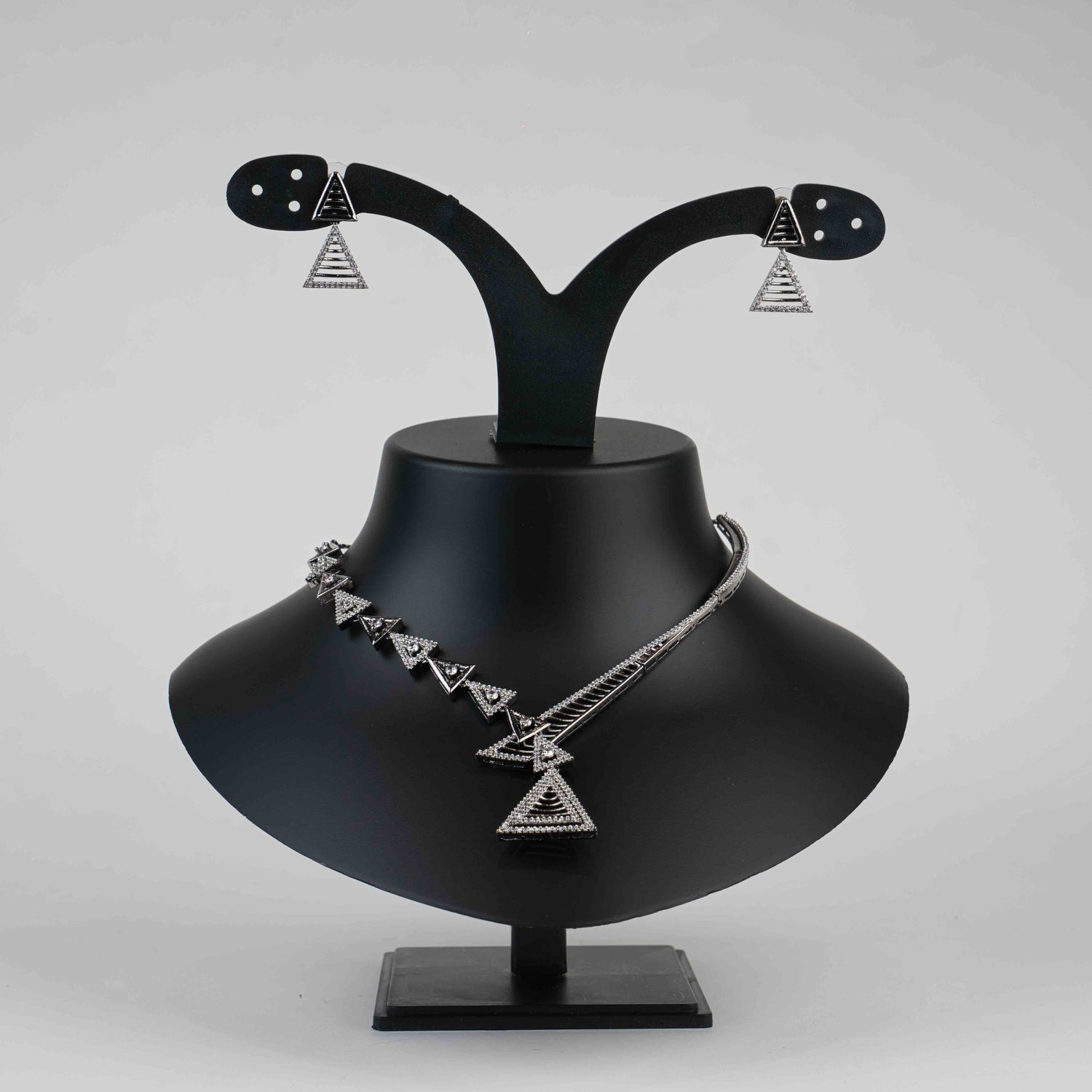 Shruti Necklace Set