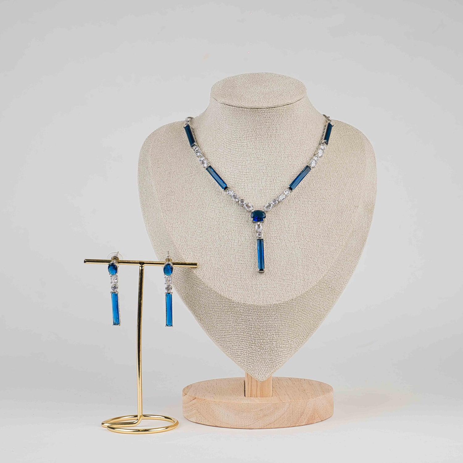 Sivesta Necklace Set