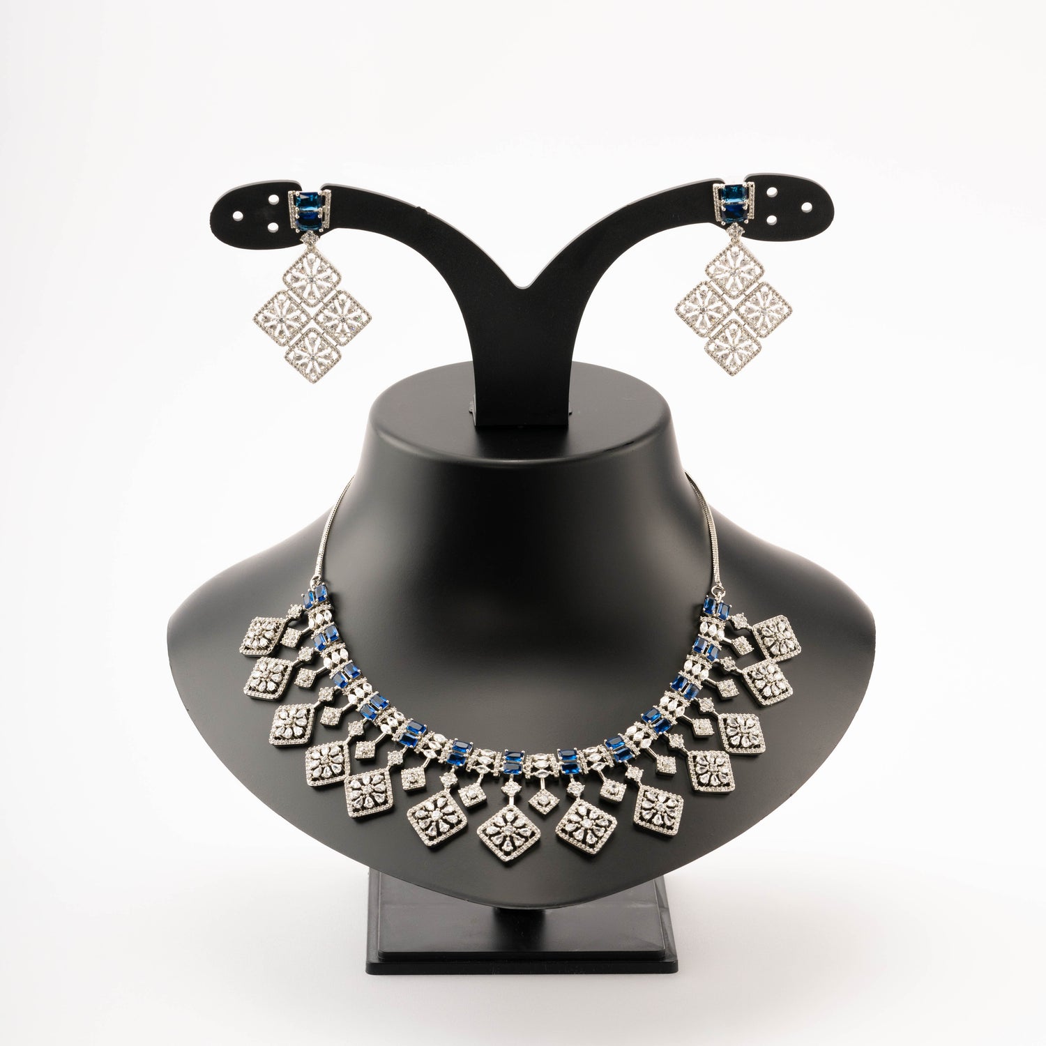 Tosha Necklace Set