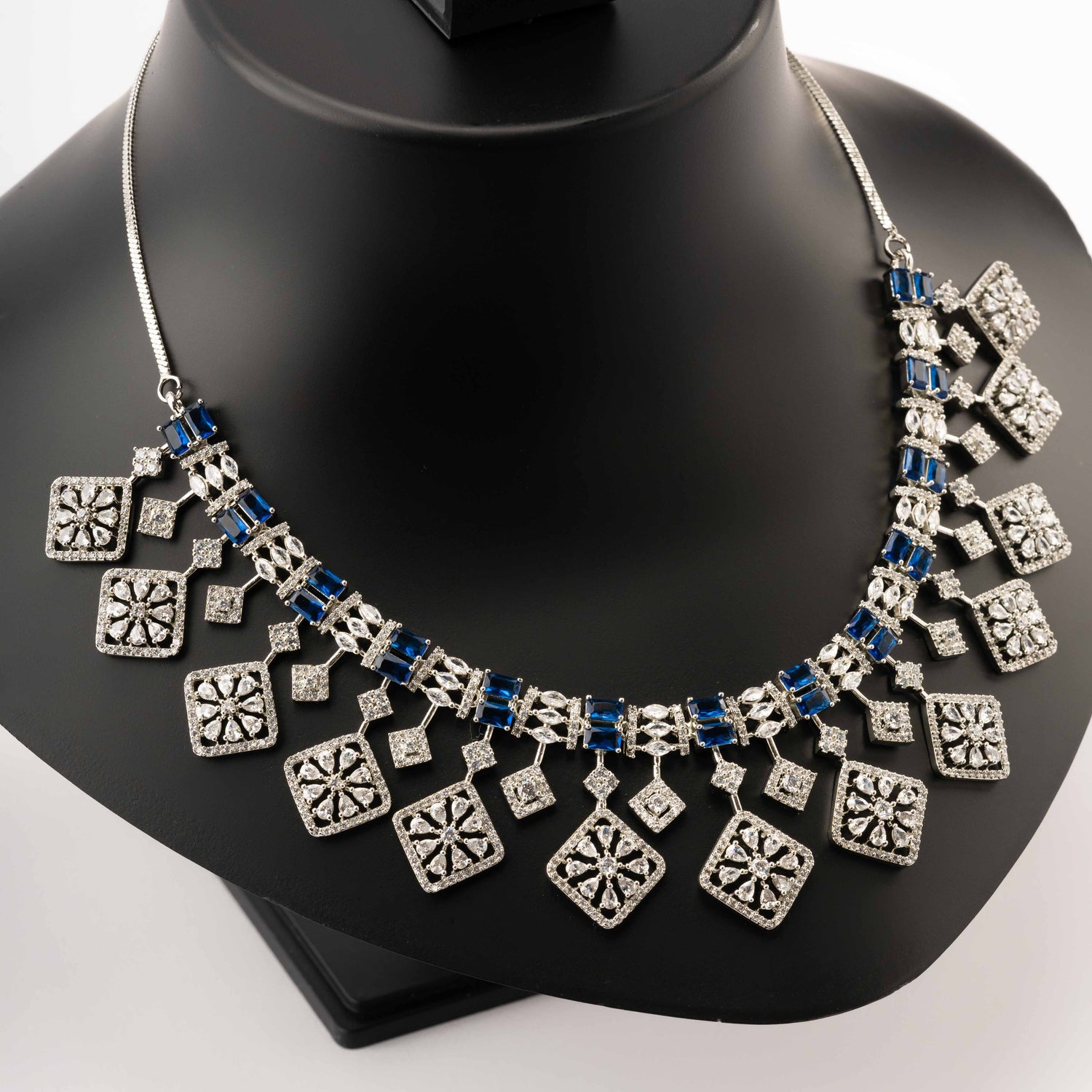 Tosha Necklace Set