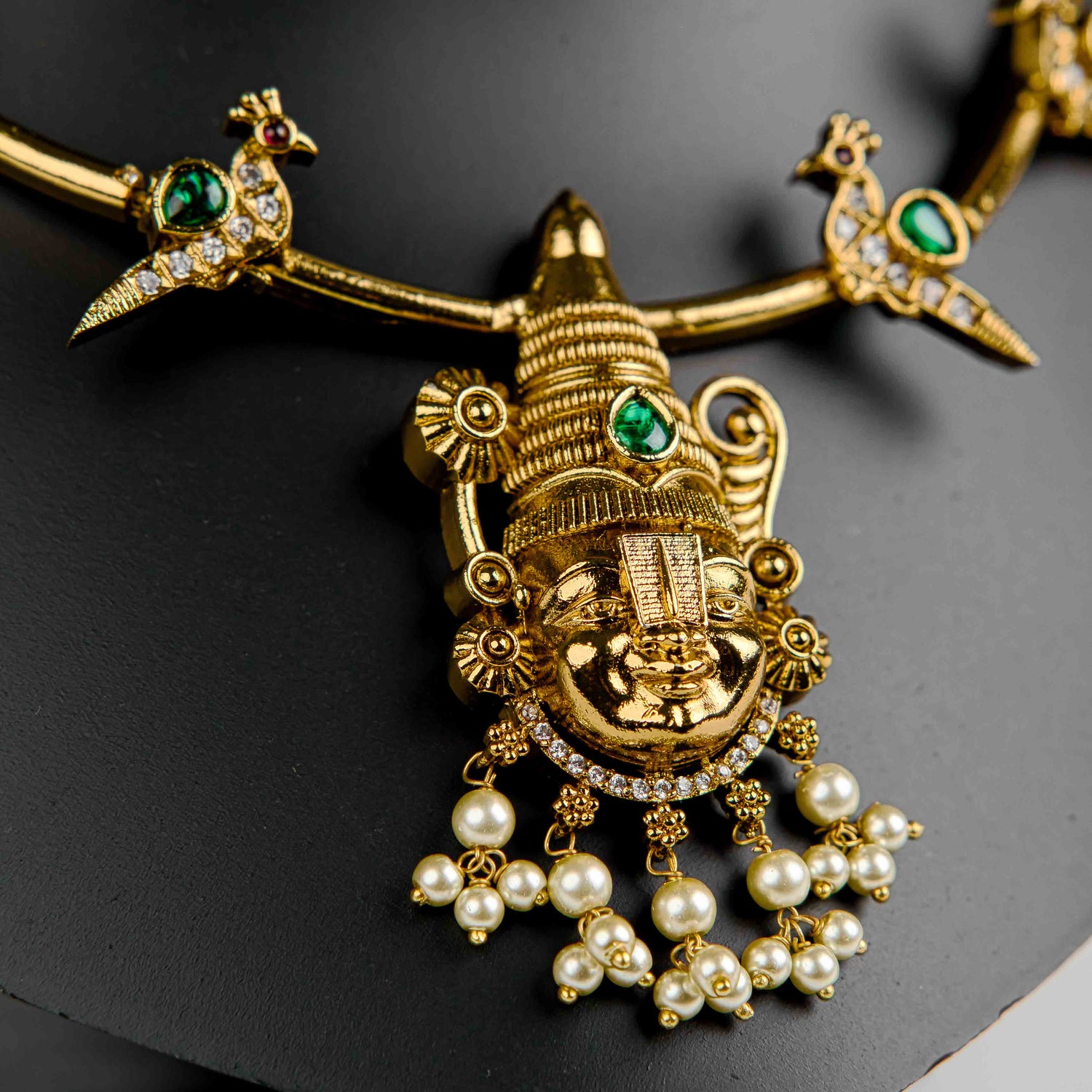 Mannat Temple Necklace Set