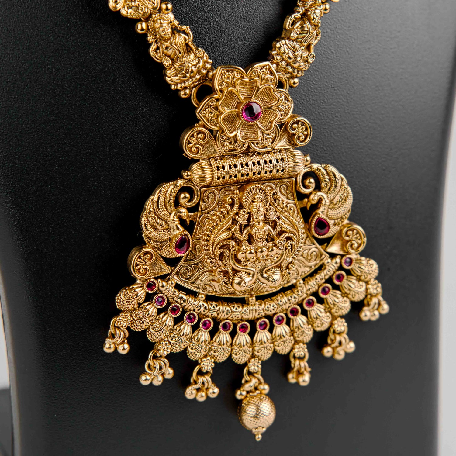 Ameya Temple Necklace Set