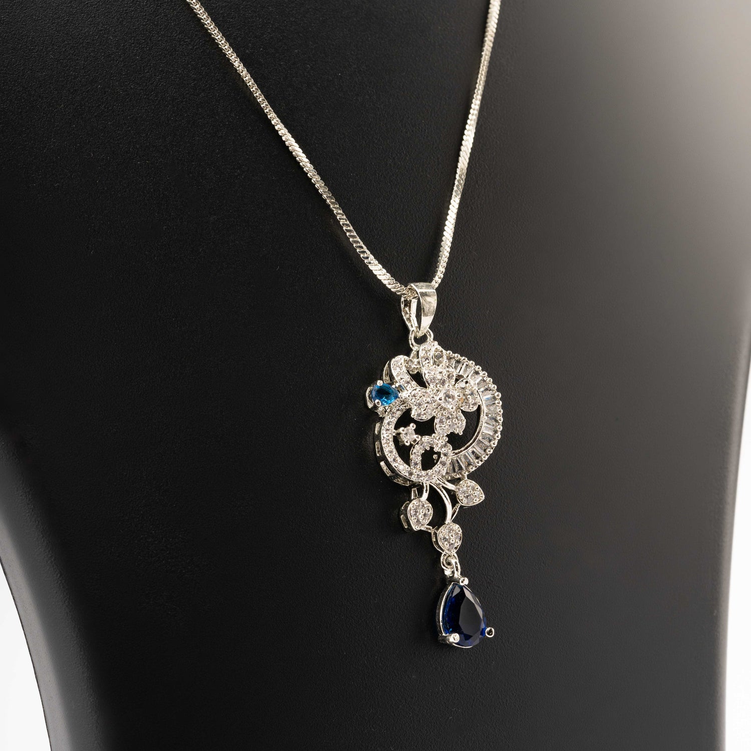 Kelly Pendant Set