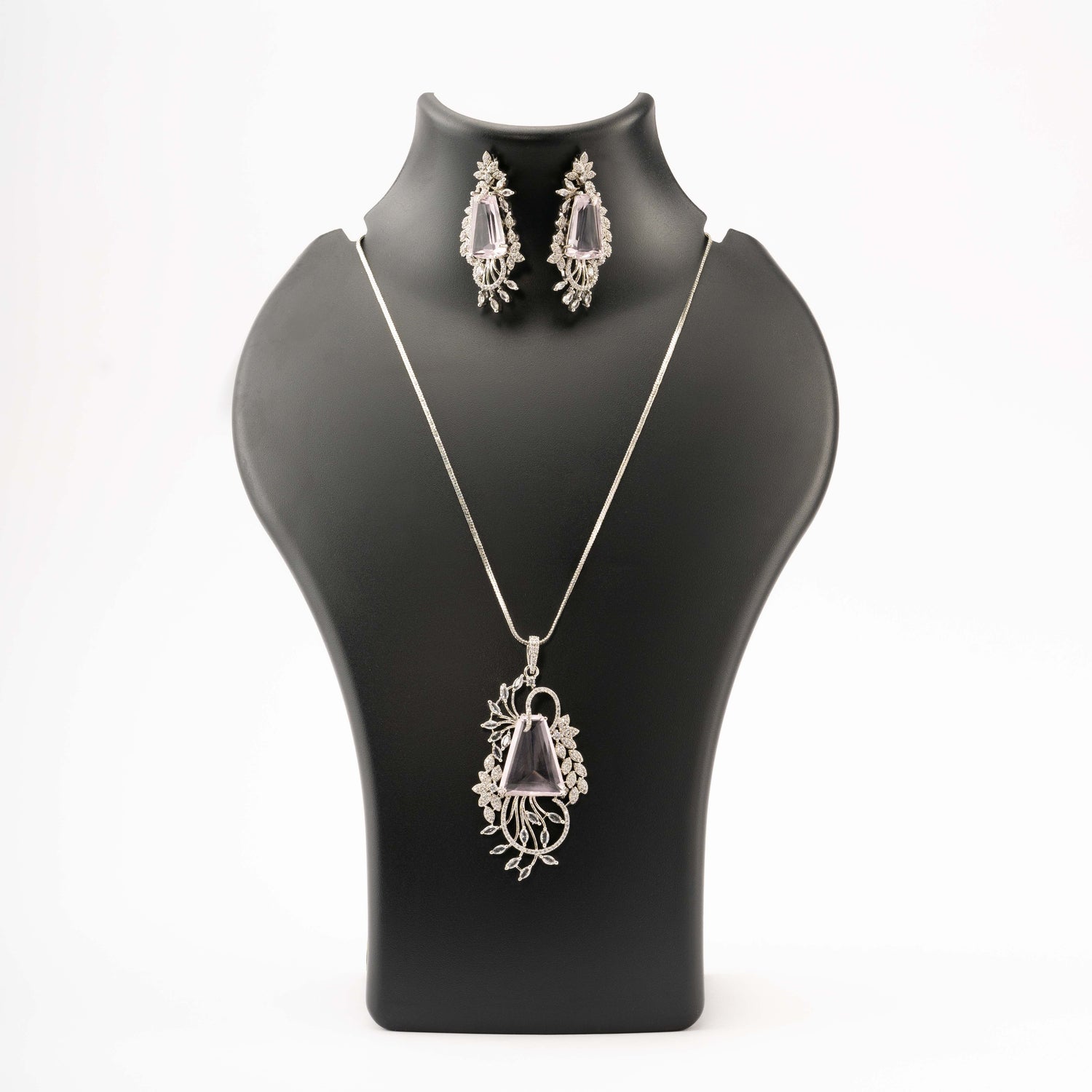Erum Pendant Set