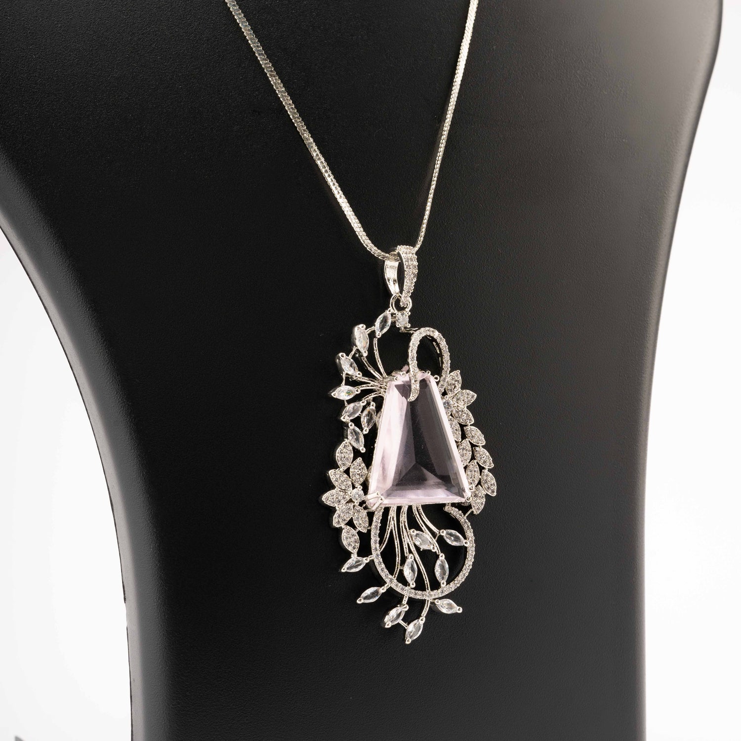 Erum Pendant Set