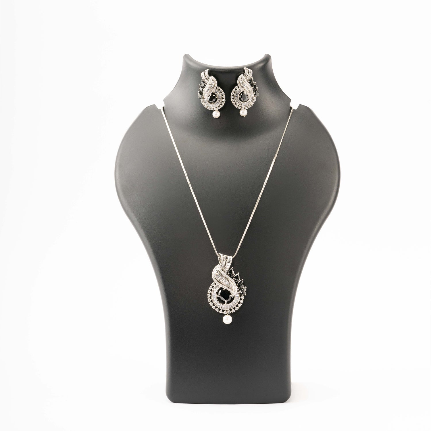 Bianca Pendant Set