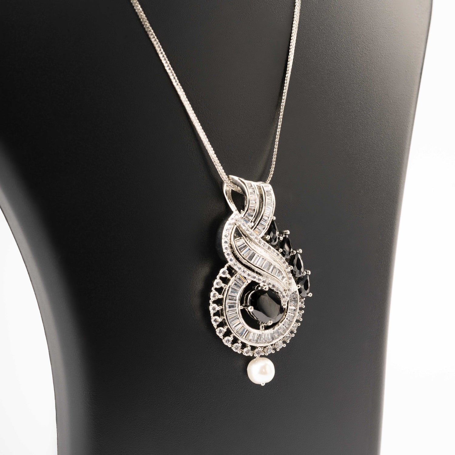 Bianca Pendant Set