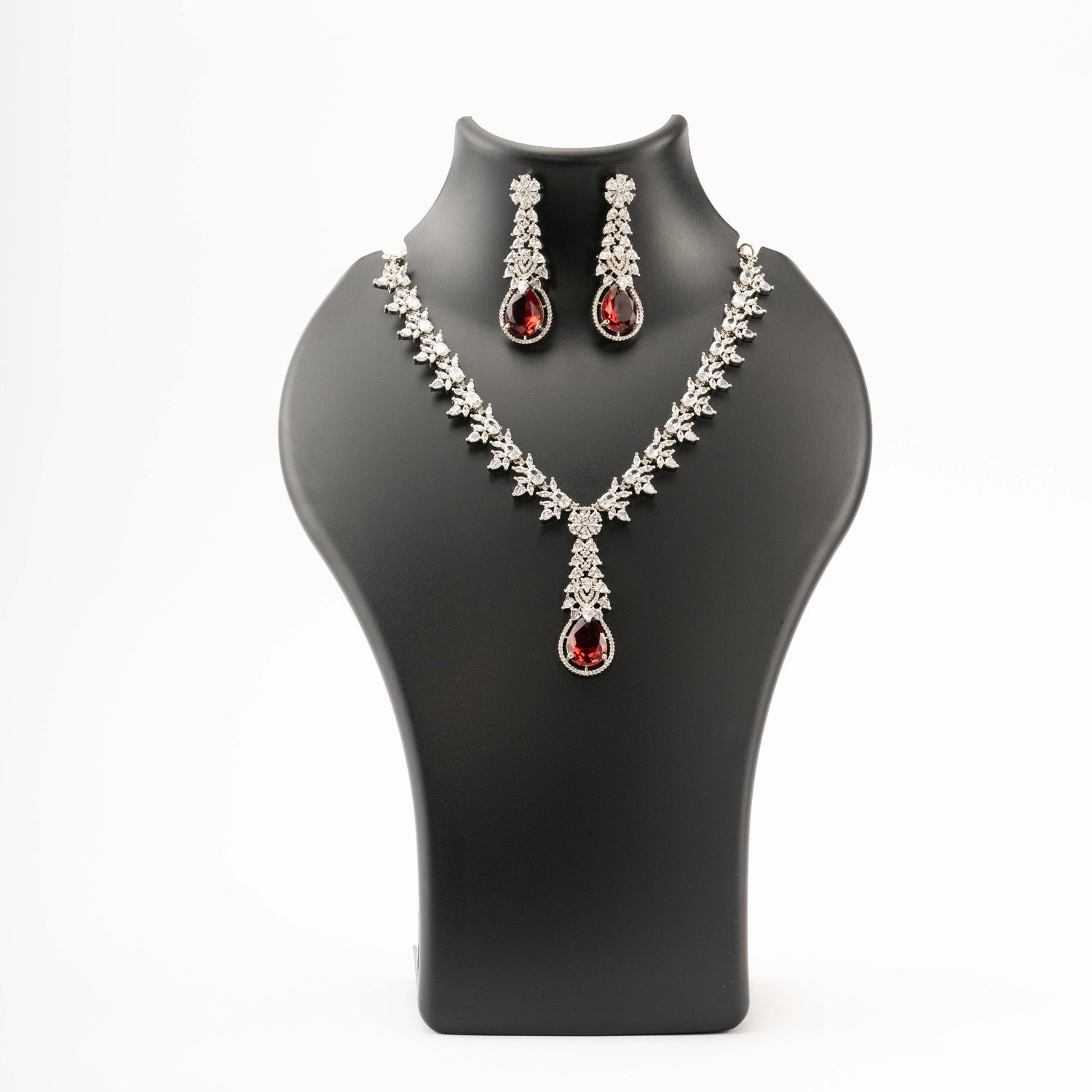 Flavia Pendant Set