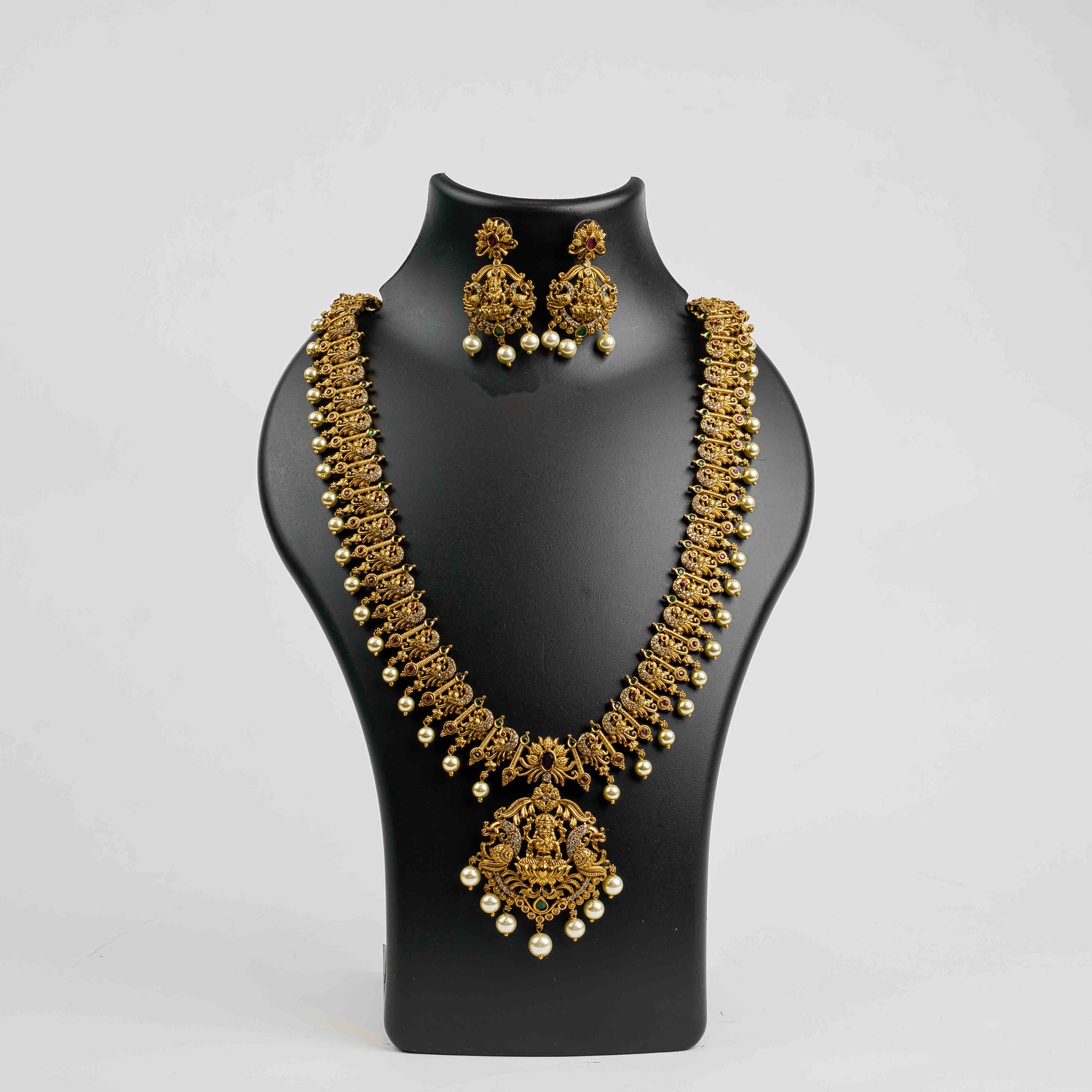 Tavisha Necklace Set