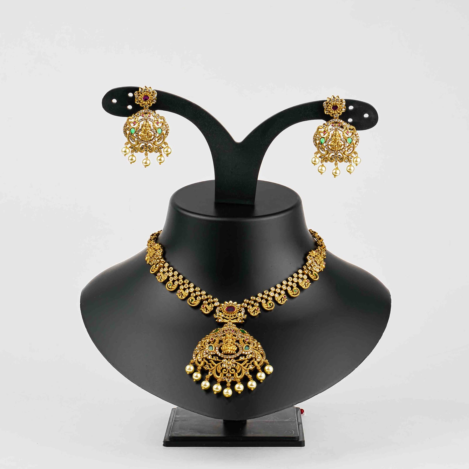 Sri Vaibhavi Necklace Set