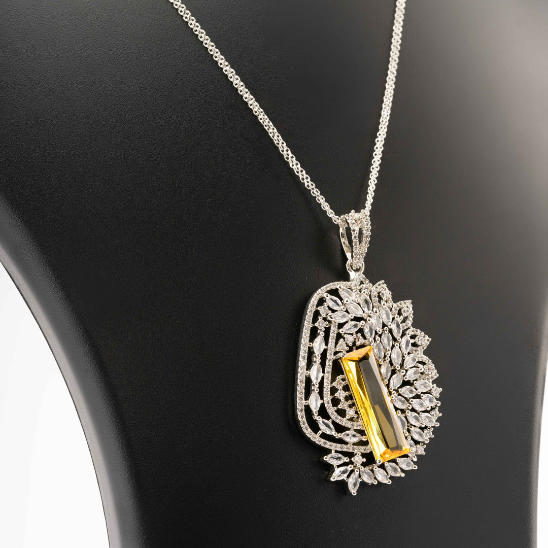 Heena Pendant Set