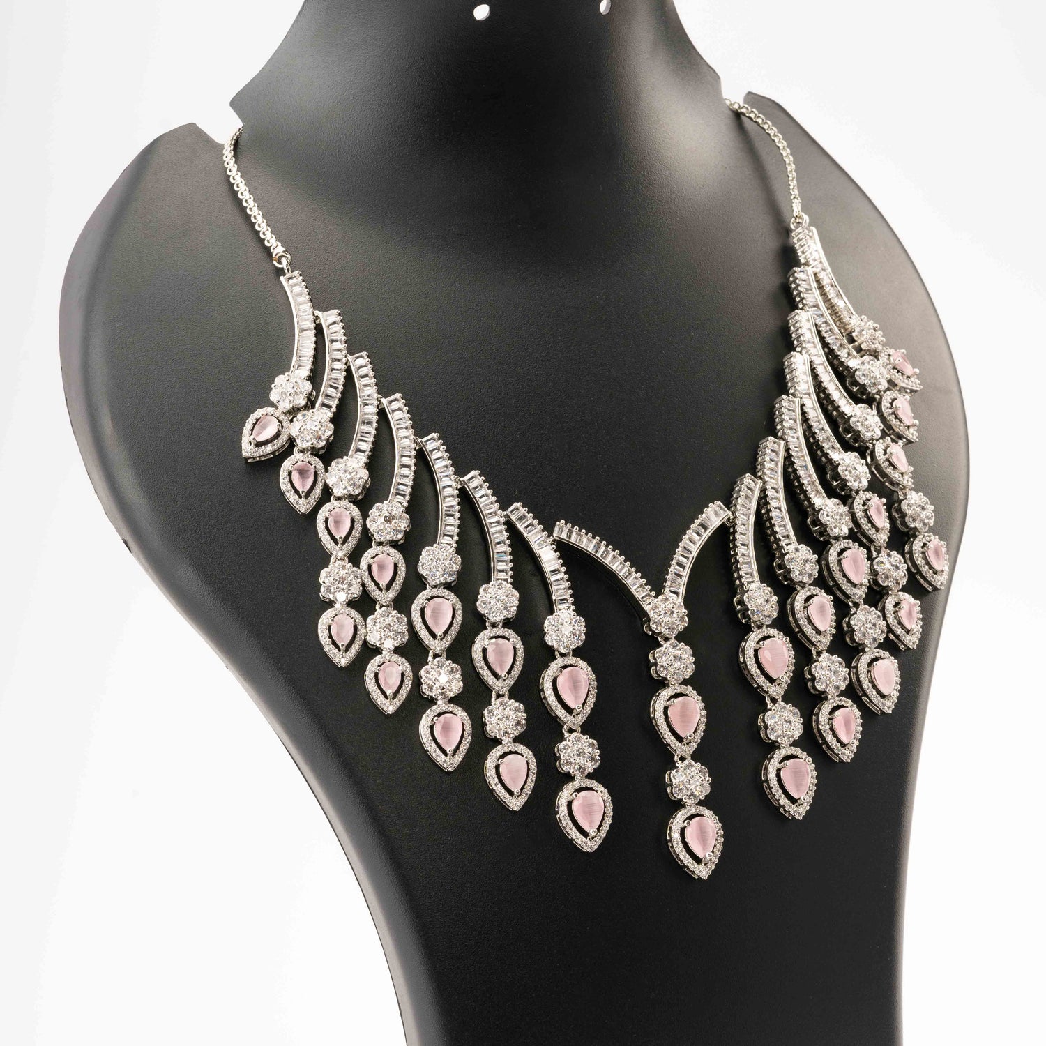 Sakshi Bridal Necklace Set