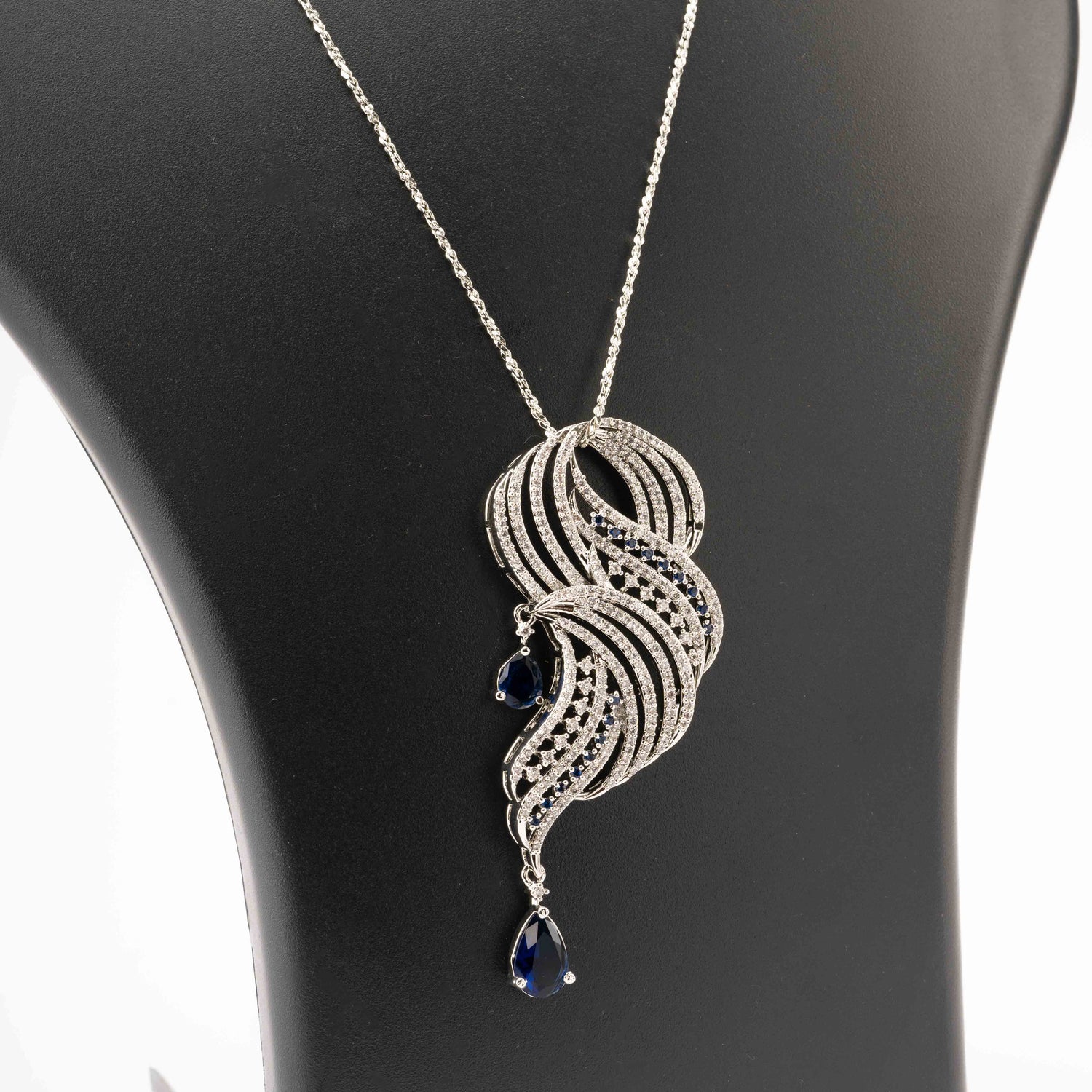Bella Pendant Set