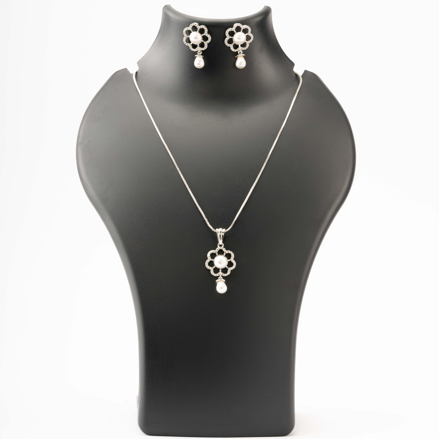 Amora Pendant Set