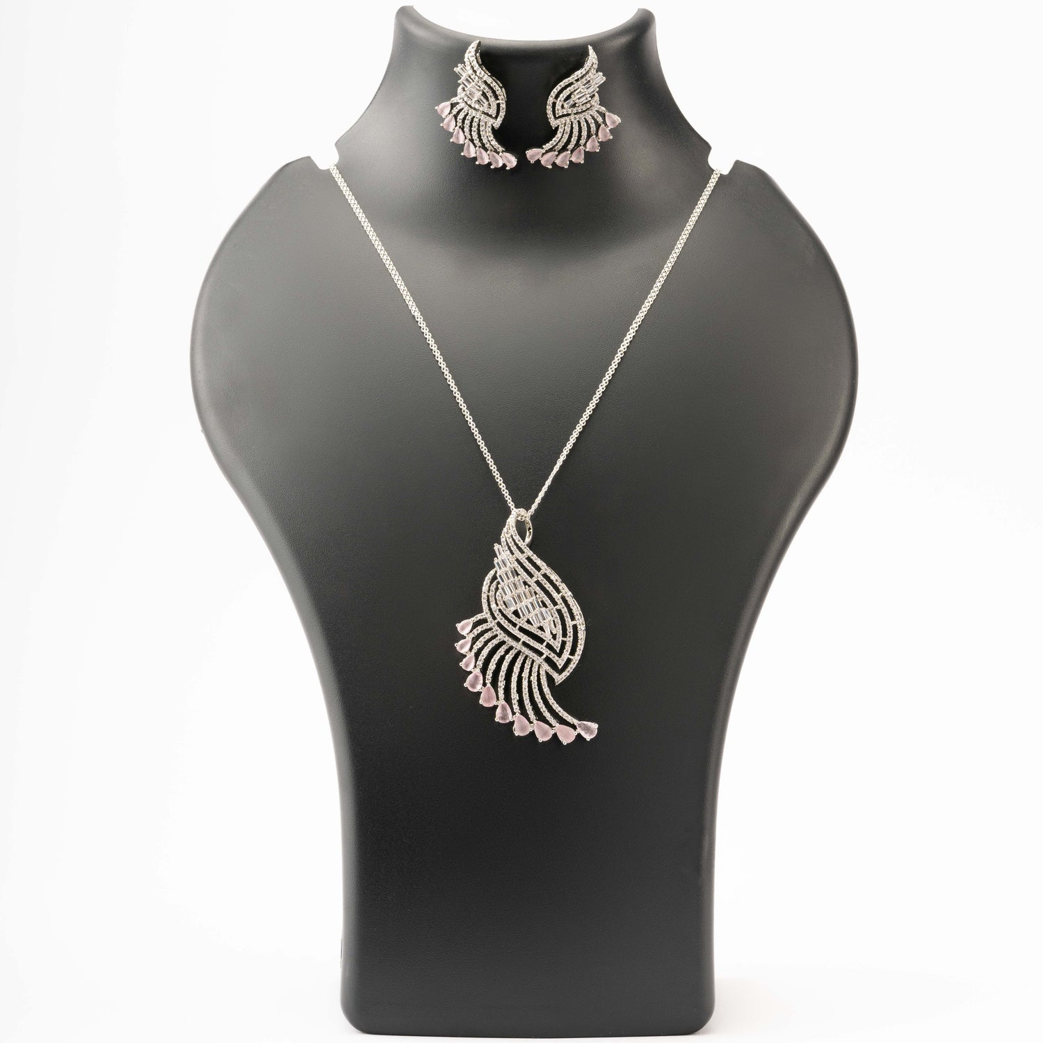 Nikki Pendant Set
